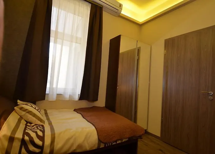 Gazde/Camere de închiriat Fig Tree House Budapesta